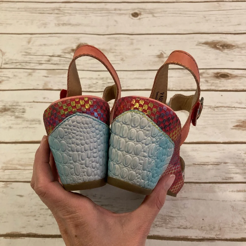 L’ARTISTE Pastela Leather Wedge Sandals Size 8_9